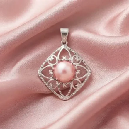 Trish Pendant (S/Silver) + 1 Oyster Reveal