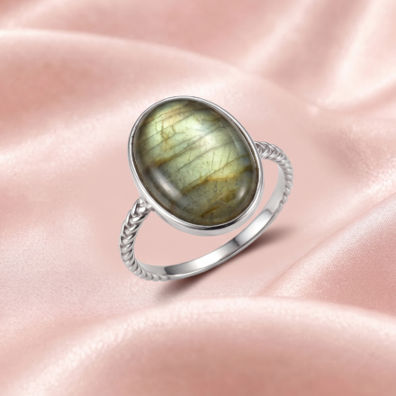 Labradorite Ring #6 (S/Silver)